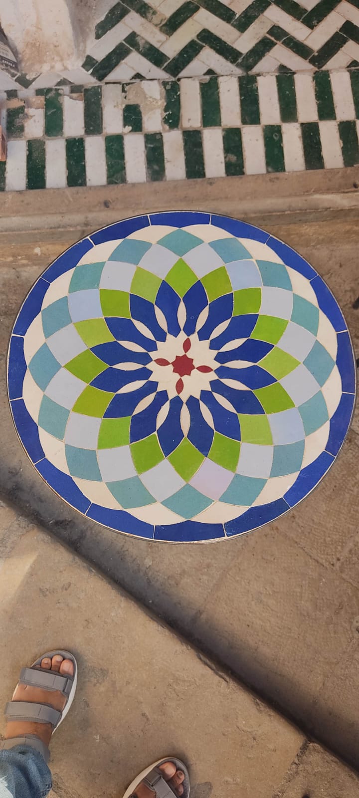 Moroccan Handmade Mosaic table - Moroccan Zellige table - Outdoor zellige - Moroccan zellige - Dining zellige table - Garden zellige table Inactive - Image 3
